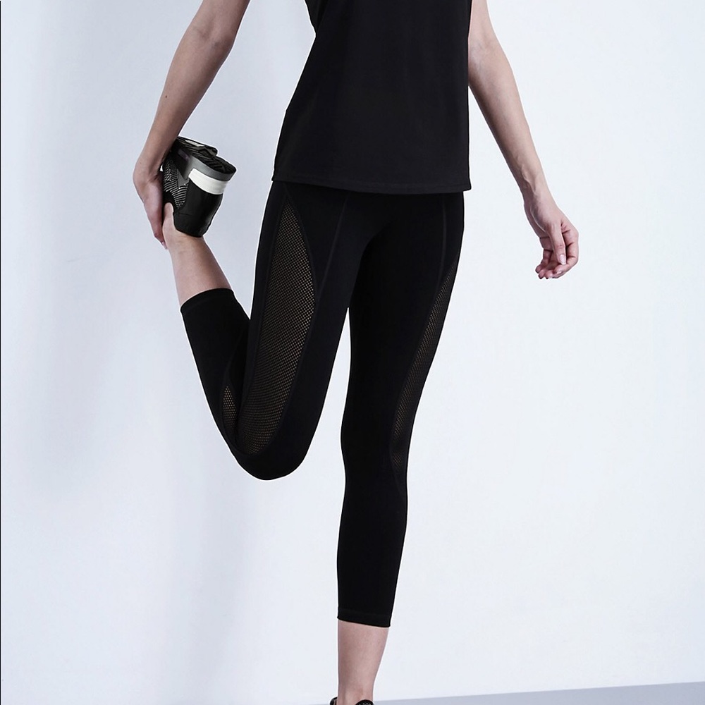 IVY PARK Mesh Insert Capris/Crops Small